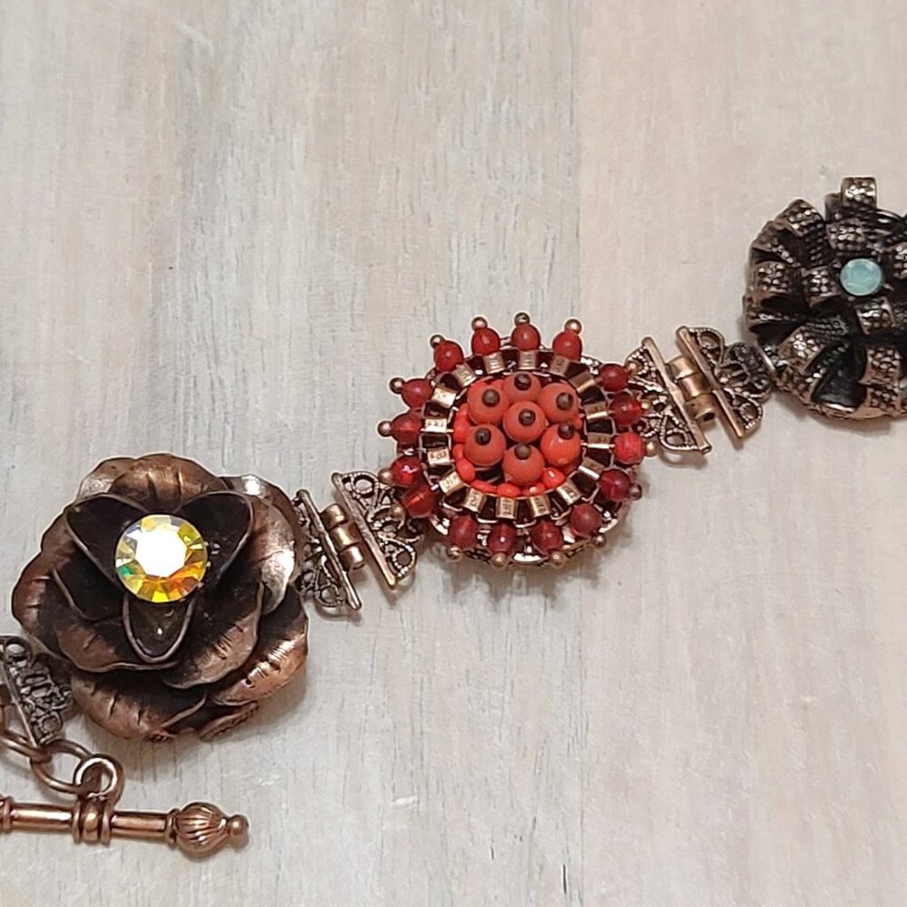 Victorian style bracelet, flower cabachons with rhinestones and beads copper - Picture 10 of 10